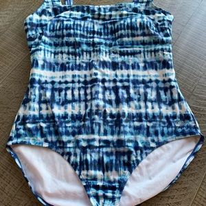 Speedo one piece swimsuit. XXL blue tie die pattern